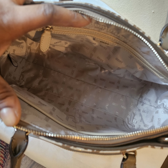 DKNY crossbody bag - Picture 4 of 9